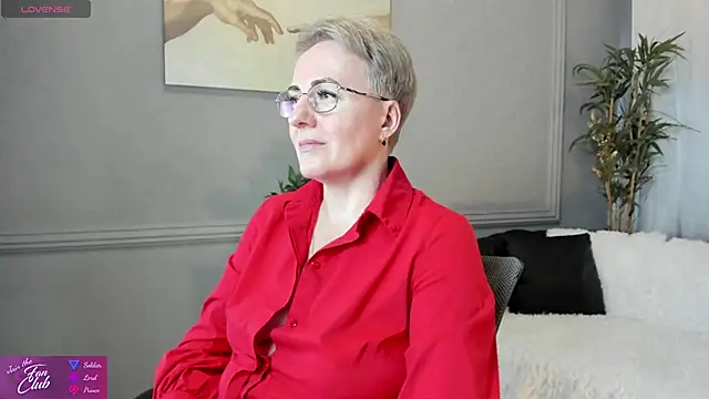 Nika Smit online show from February 15, 11:50 am