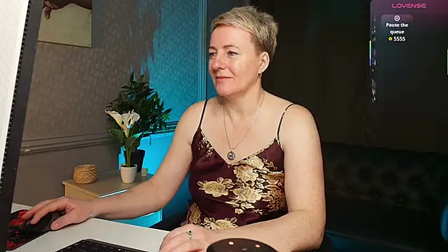 Nika Smit online show from March 22, 7:10 am