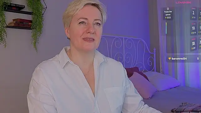 Nika Smit online show from March 7, 5:36 am