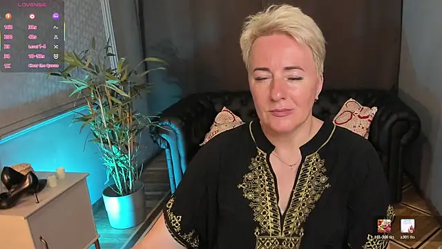 Nika Smit online show from July 3, 9:05 am