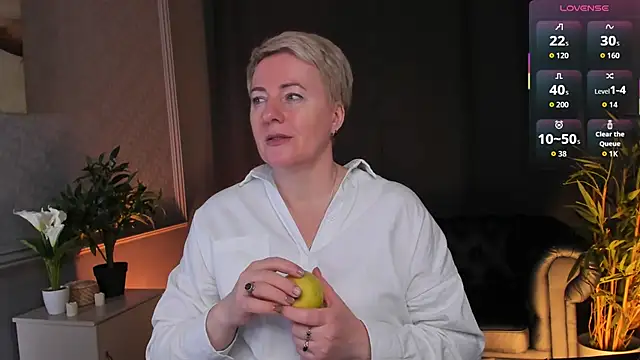 Nika Smit online show from April 18, 5:21 am