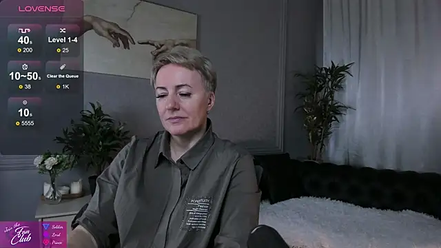Nika Smit online show from February 21, 9:45 am