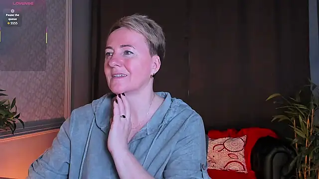 Nika Smit online show from June 7, 5:23 am
