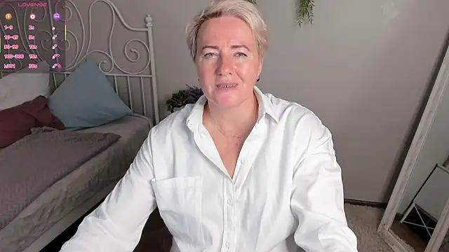 Nika Smit online show from August 7, 10:21 am