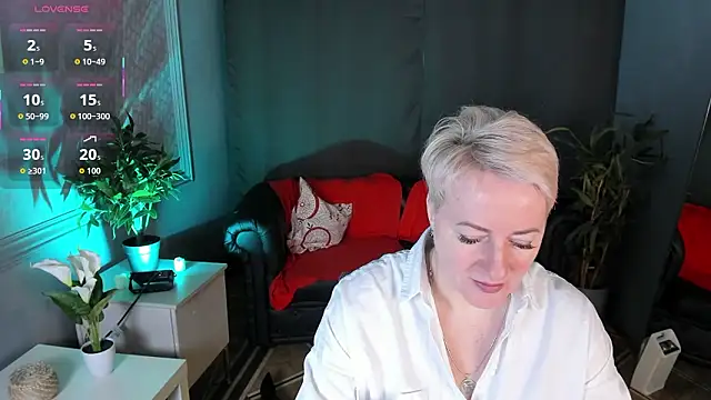 Nika Smit online show from February 7, 5:37 am