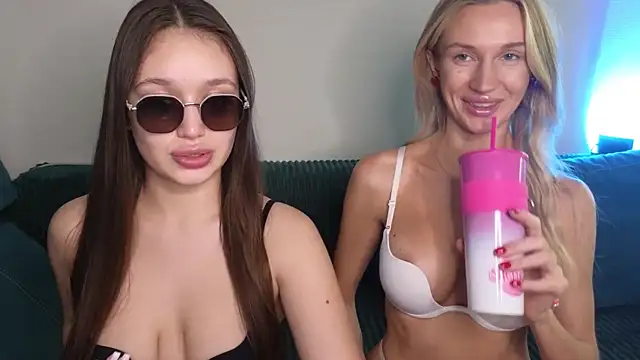 Snapshot of Megan_Kira chatting on February 22, 12:29 pm Megan Kira online show from February 22, 12:29 pm