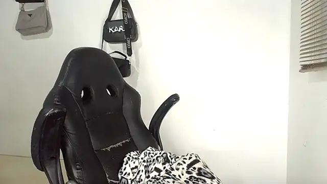 bigcrisblack online show from October 4, 4:03 am