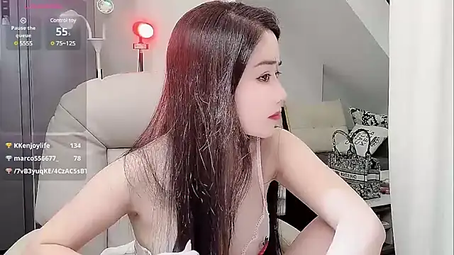 Snapshot of yoyo520- chatting on February 22, 12:27 am yoyo520- online show from February 22, 12:27 am