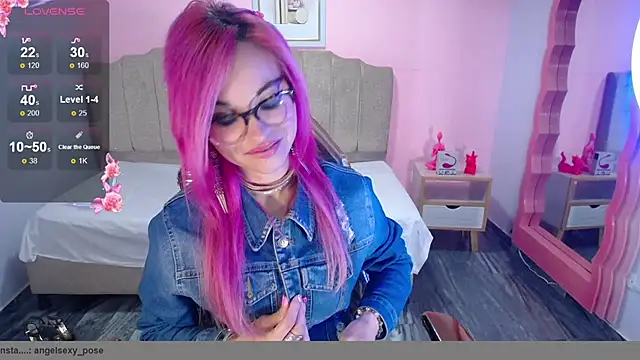 Snapshot of abril_ch_ chatting on October 13, 11:01 am abril ch online show from October 13, 11:01 am