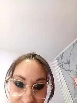 abril ch  online show from March 31, 1:13 pm