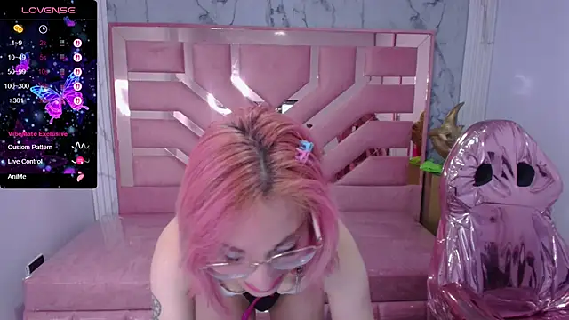 abril ch  online show from March 5, 12:35 pm