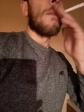 hoot denis28 online show from December 7, 11:18 pm