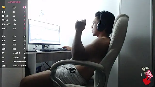 estebandelouis online show from March 20, 12:19 am