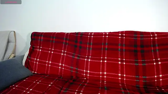 Blond Woman online show from April 16, 9:39 pm