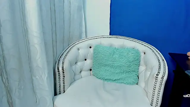 Snapshot of Analia18_ chatting on March 1, 4:00 pm Analia18 online show from March 1, 4:00 pm
