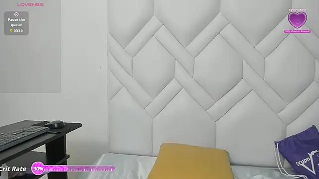 Snapshot of Analia18_ chatting on December 3, 1:10 pm Analia18 online show from December 3, 1:10 pm