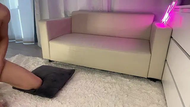 Snapshot of Dylan_mercy chatting on February 20, 12:15 pm Dylan mercy online show from February 20, 12:15 pm