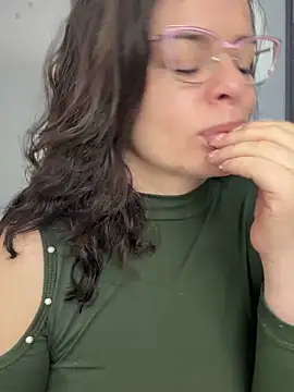 Snapshot of NATHALIA-28_ chatting on March 15, 1:07 pm NATHALIA-28 online show from March 15, 1:07 pm