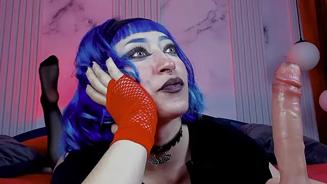 Blue berry1 online show from December 5, 7:00 pm