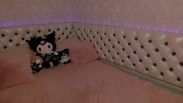 Jessica Rabbit online show from December 6, 7:06 pm