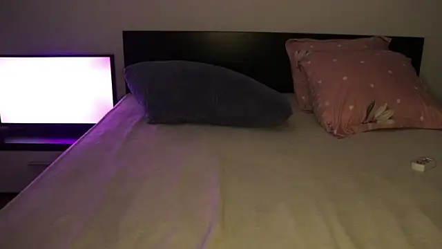 IvyKaelani online show from April 24, 11:34 am