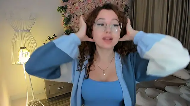 SereneFlame online show from November 29, 10:04 am