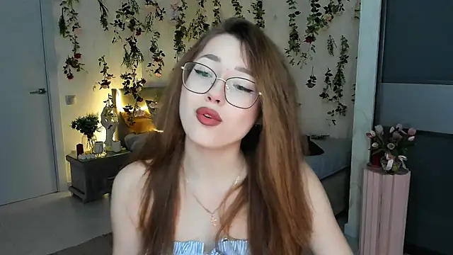 SereneFlame online show from April 22, 4:03 pm