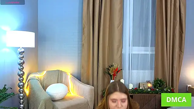 AlisiaSpinnet  online show from January 13, 4:00 pm