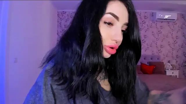 Snapshot of NancyLovee_ chatting on June 29, 1:44 pm NancyLovee online show from June 29, 1:44 pm