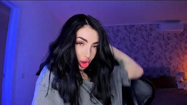 Snapshot of NancyLovee_ chatting on July 1, 7:47 pm NancyLovee online show from July 1, 7:47 pm
