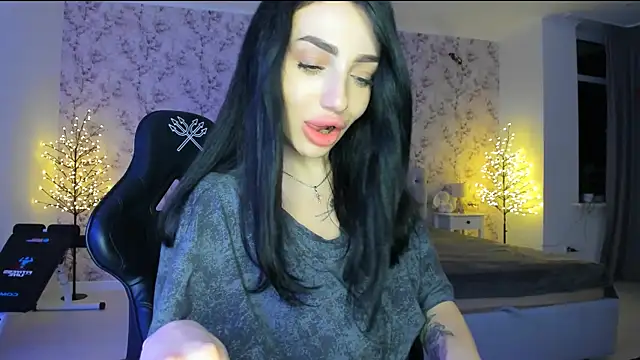 Snapshot of NancyLovee_ chatting on December 21, 4:25 am NancyLovee online show from December 21, 4:25 am