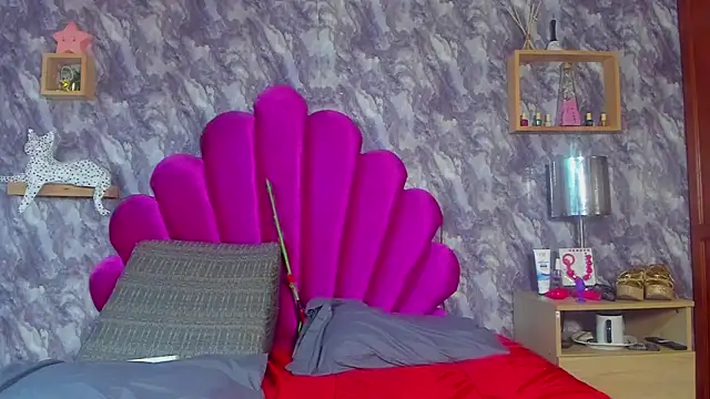 EMMAPARISS online show from November 18, 2:42 pm