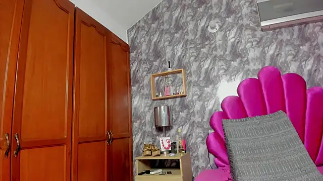 EMMAPARISS online show from March 13, 3:17 pm