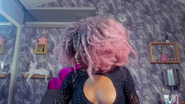 EMMAPARISS online show from December 3, 11:42 am