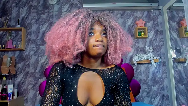 Snapshot of EMMAPARISS chatting on February 21, 11:56 am EMMAPARISS online show from February 21, 11:56 am