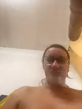 gloria7v05 online show from April 13, 1:48 pm