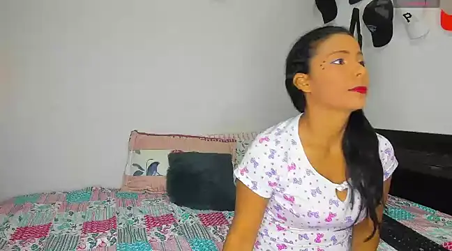 Nenita Hot  online show from March 14, 6:39 pm