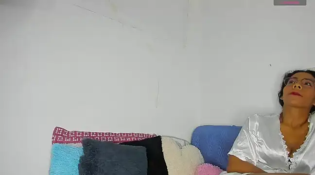 Nenita Hot  online show from March 18, 10:58 pm