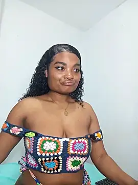 Snapshot of gianna_smith chatting on February 8, 5:05 am gianna smith online show from February 8, 5:05 am