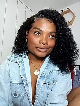 Snapshot of gianna_smith chatting on November 22, 9:35 pm gianna smith online show from November 22, 9:35 pm