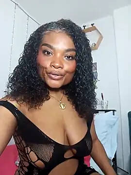 Snapshot of gianna_smith chatting on November 13, 3:21 am gianna smith online show from November 13, 3:21 am