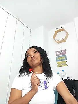 Snapshot of gianna_smith chatting on February 28, 8:52 pm gianna smith online show from February 28, 8:52 pm