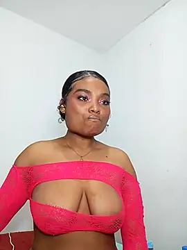 Snapshot of gianna_smith chatting on February 5, 4:52 am gianna smith online show from February 5, 4:52 am