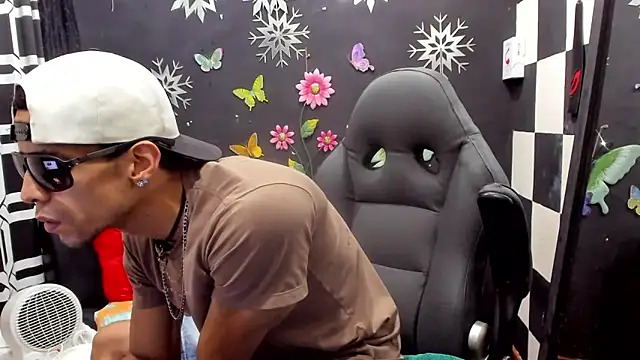 MikeRose94 online show from April 25, 5:21 pm