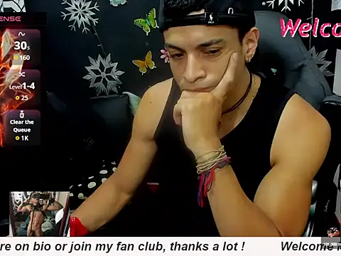 MikeRose94 online show from October 13, 7:04 pm