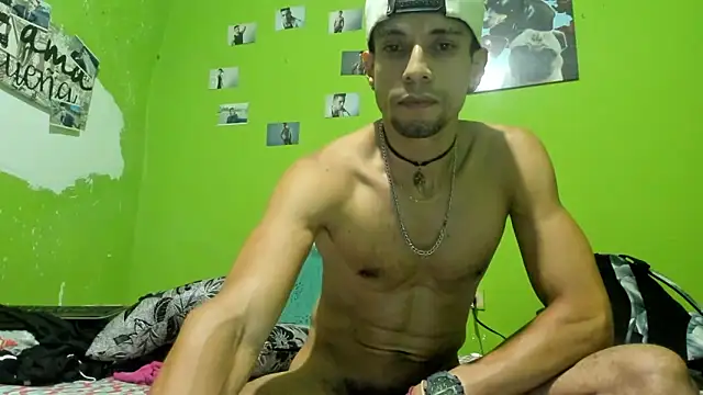 Snapshot of MikeRose94 chatting on June 27, 10:38 pm MikeRose94 online show from June 27, 10:38 pm