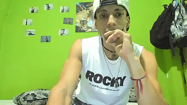 Snapshot of MikeRose94 chatting on June 7, 5:51 pm MikeRose94 online show from June 7, 5:51 pm