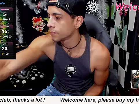 Snapshot of MikeRose94 chatting on January 17, 4:32 pm MikeRose94 online show from January 17, 4:32 pm