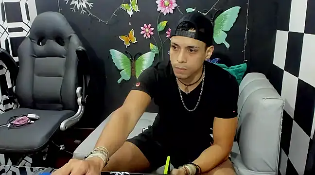 MikeRose94 online show from February 9, 7:41 pm