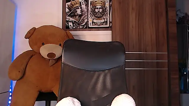 mistressbigcock777 online show from March 19, 1:05 am